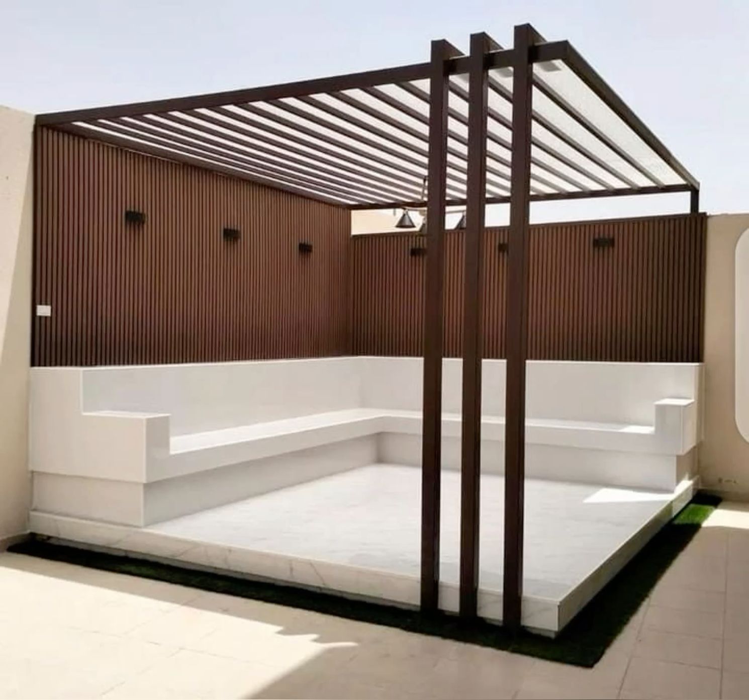 تركيبة مضلات خارجية في حدائق المنازل