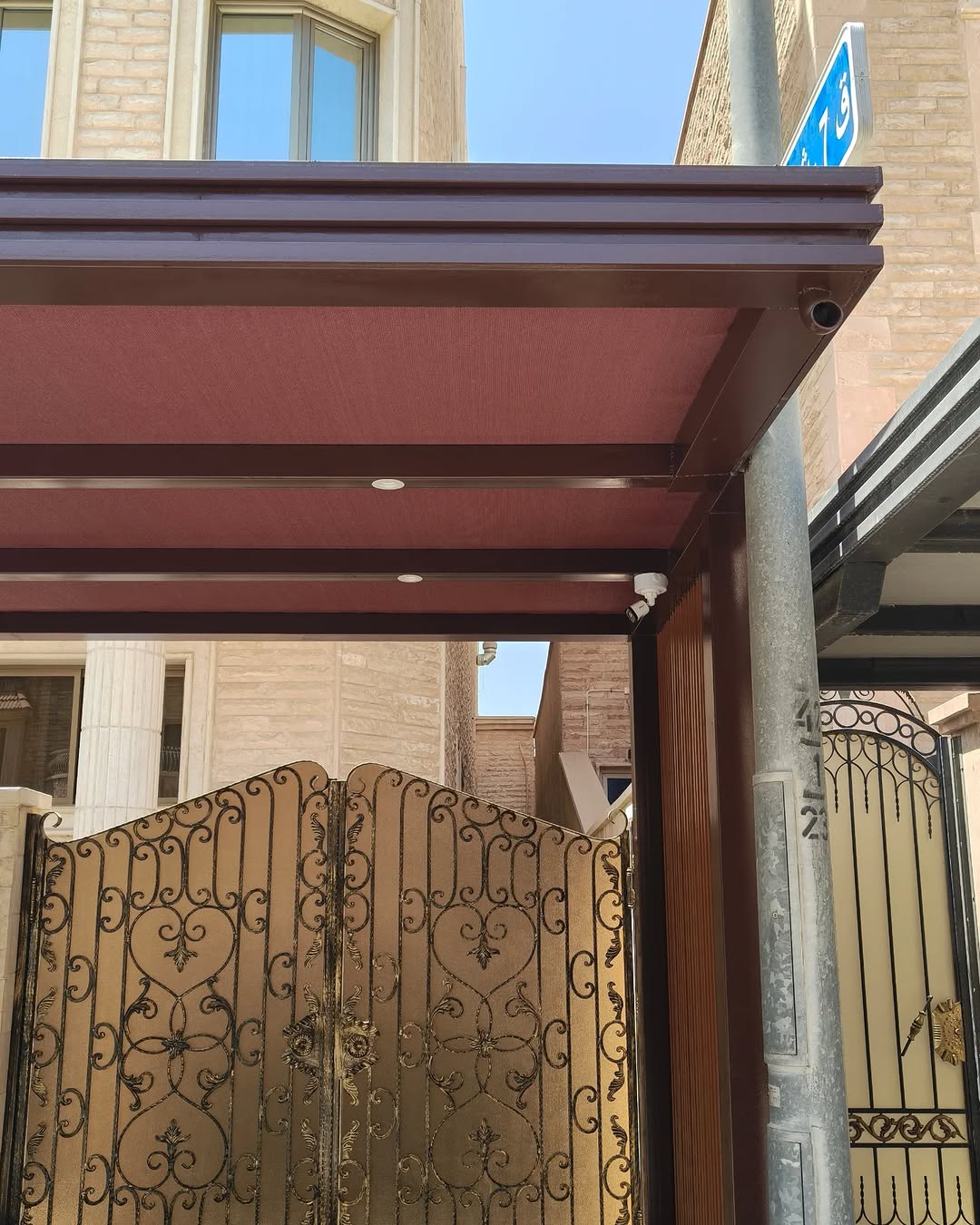 تركيبة مضلات خارجية في حدائق المنازل