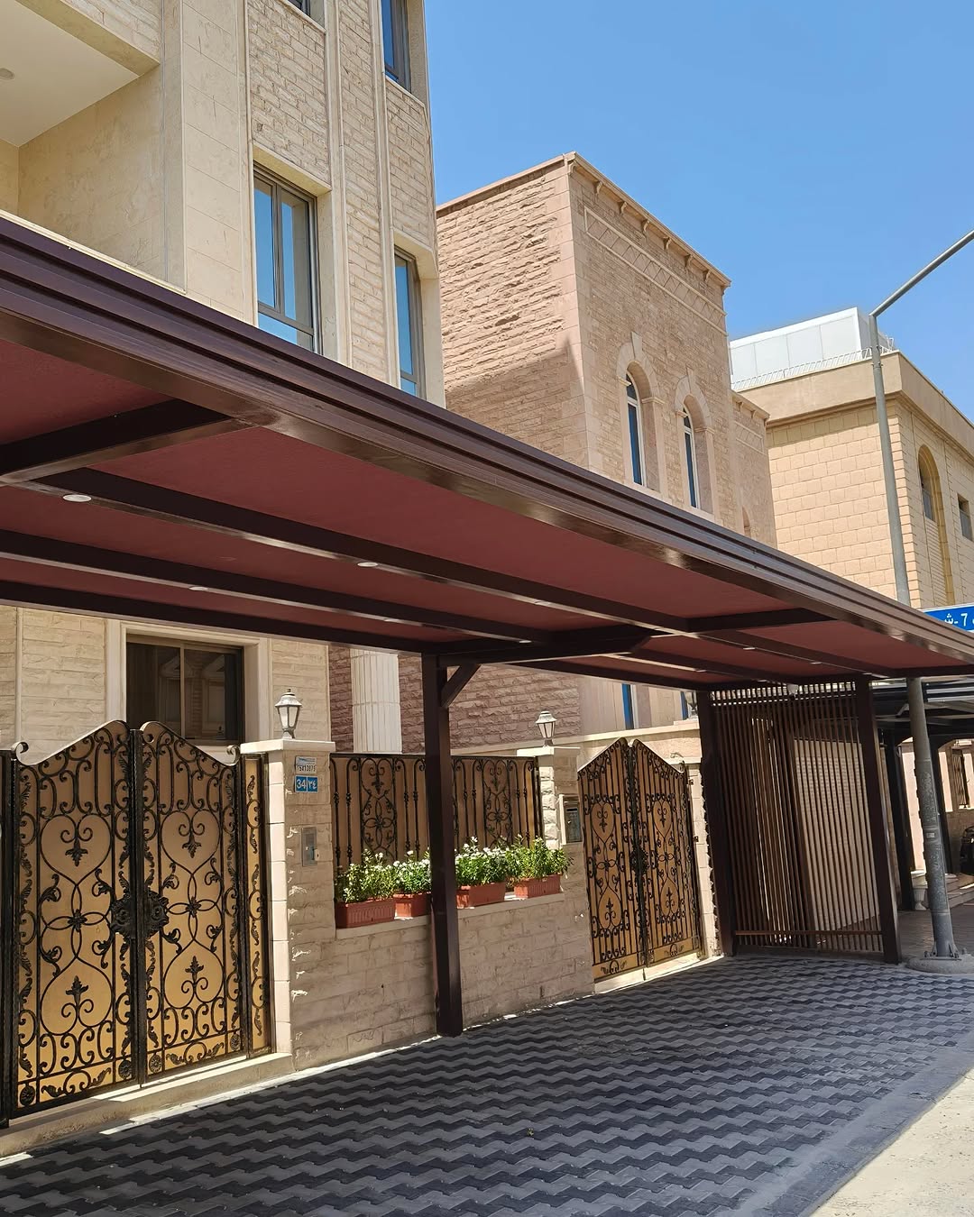 تركيبة مضلات خارجية في حدائق المنازل