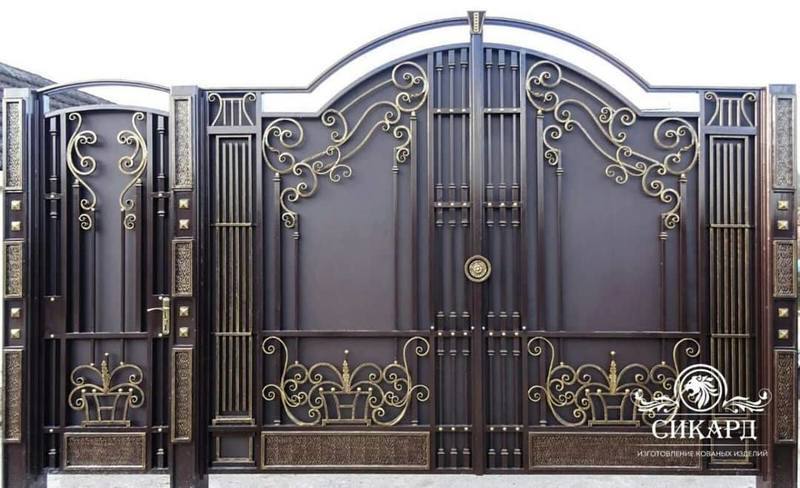 اعمالنا في صناعة الابواب وتركيبها