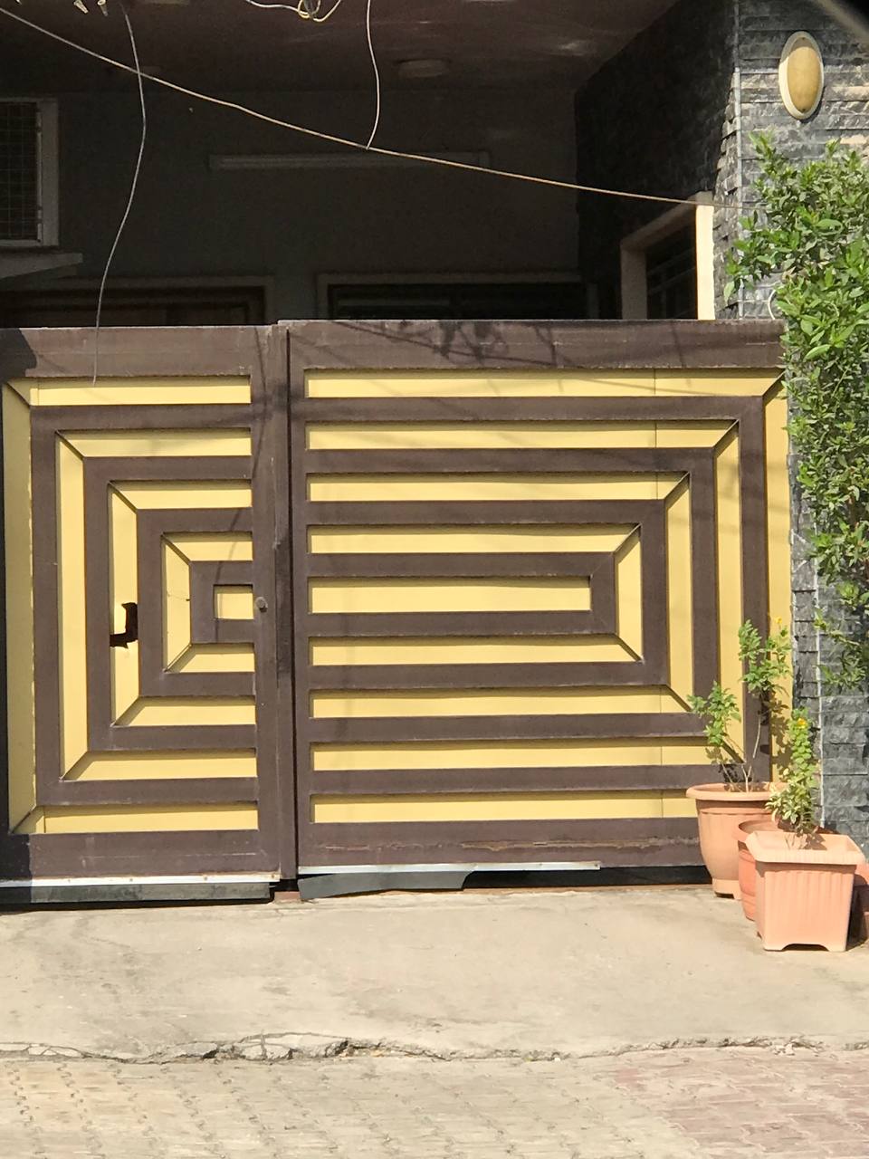 اعمالنا في صناعة الابواب وتركيبها