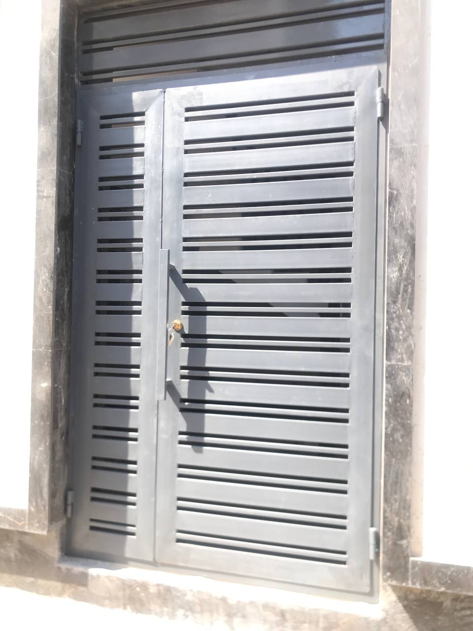 اعمالنا في صناعة الابواب وتركيبها