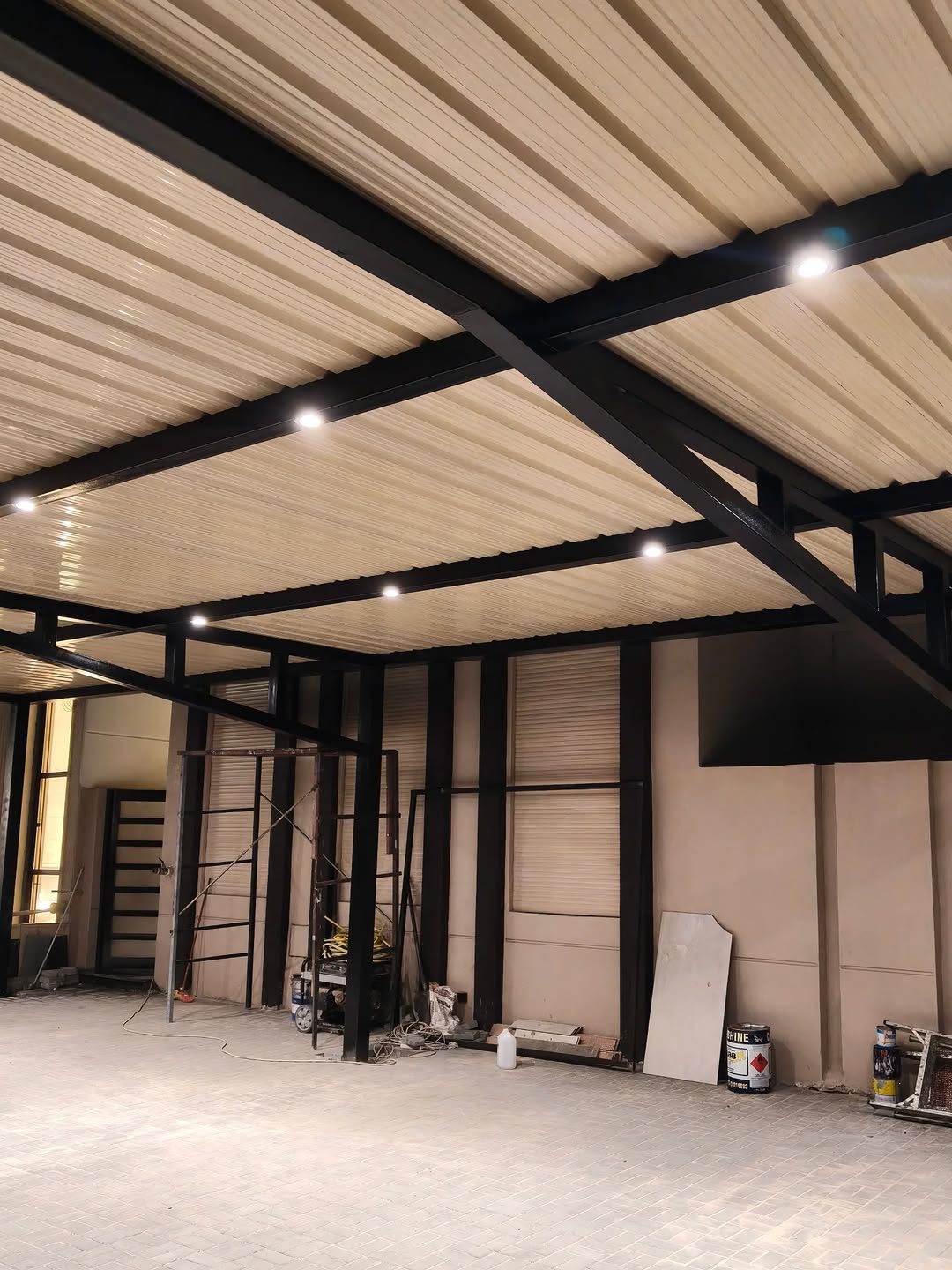 مظلات حديد صناعية وتجارية